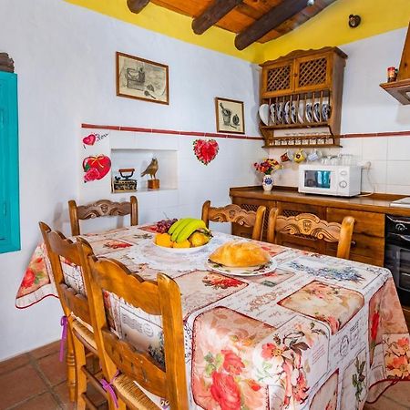 Casa Rosa, Con Encanto Y Piscina Climatizada 프리질리아나 외부 사진