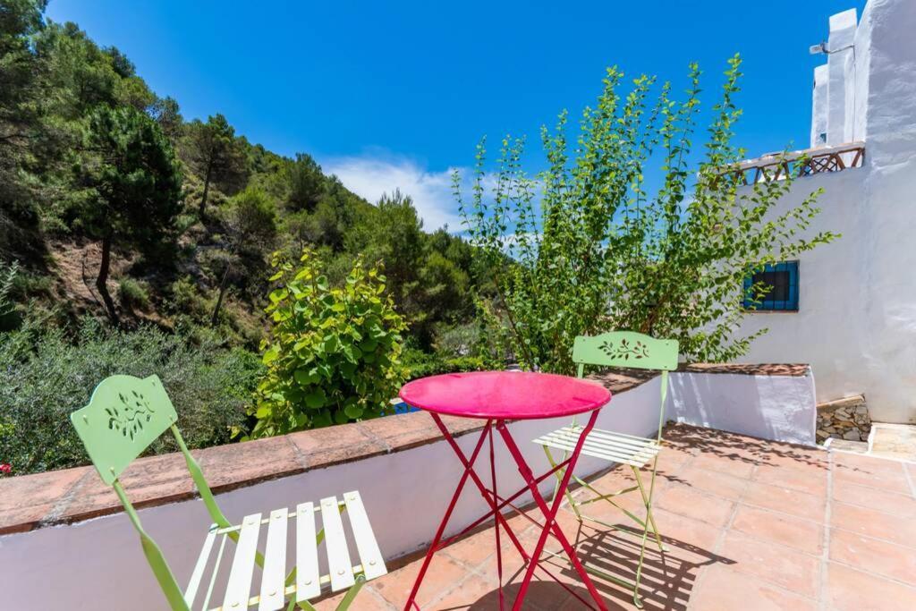 Casa Rosa, Con Encanto Y Piscina Climatizada 프리질리아나 외부 사진