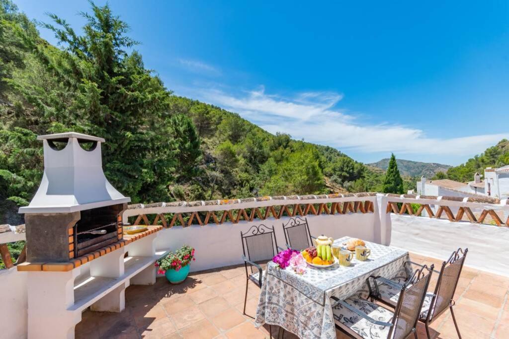 Casa Rosa, Con Encanto Y Piscina Climatizada 프리질리아나 외부 사진