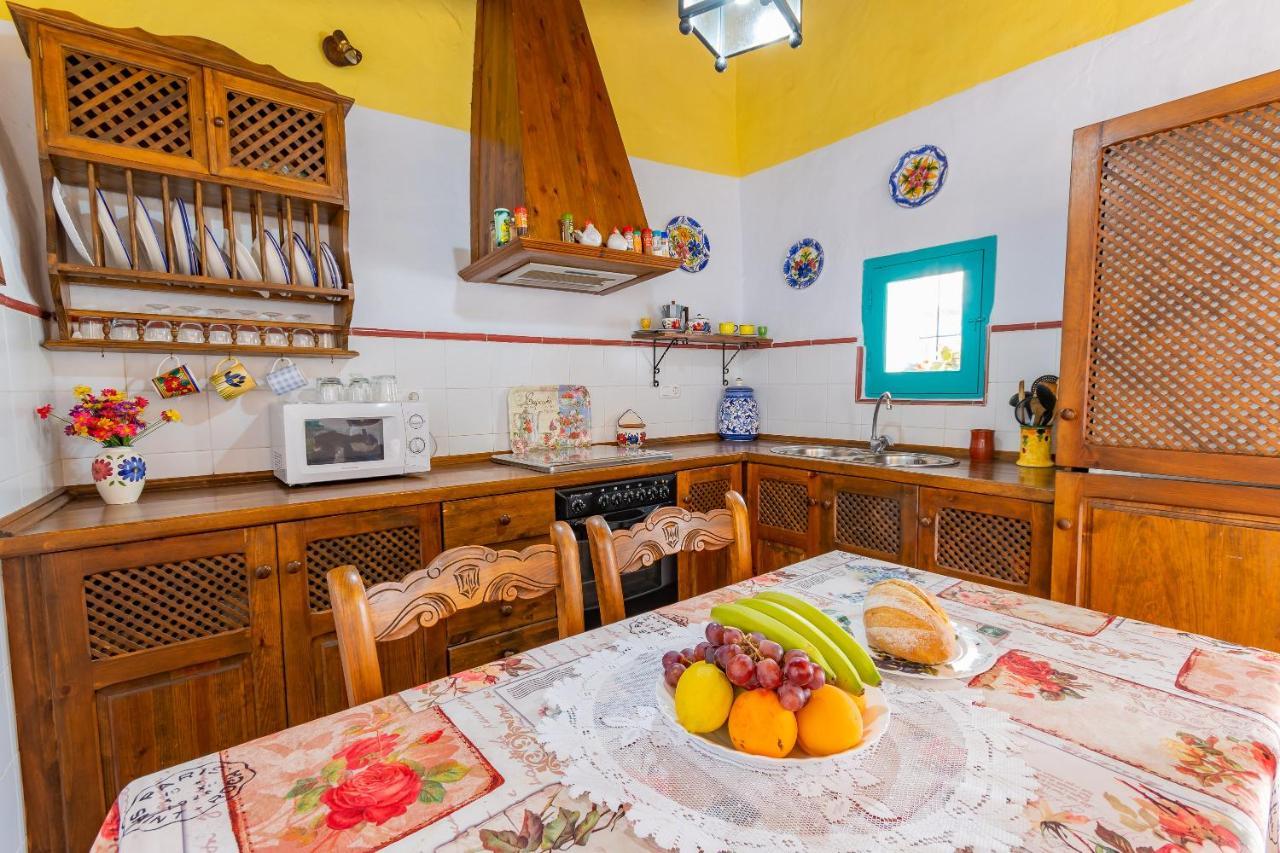 Casa Rosa, Con Encanto Y Piscina Climatizada 프리질리아나 외부 사진