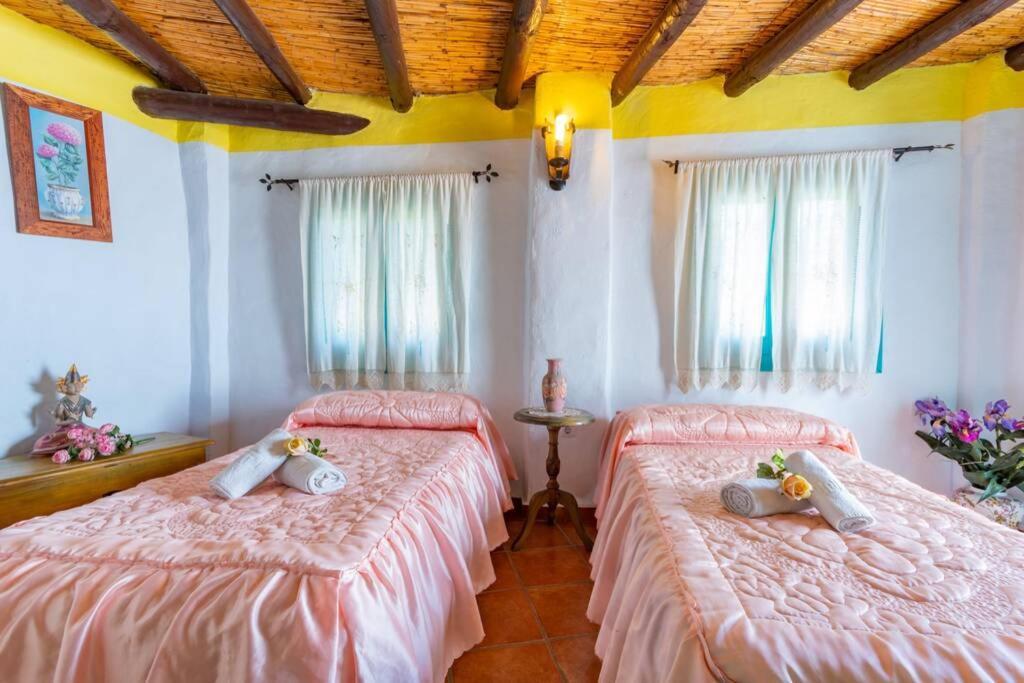 Casa Rosa, Con Encanto Y Piscina Climatizada 프리질리아나 외부 사진