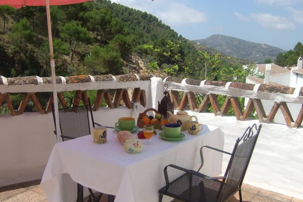 Casa Rosa, Con Encanto Y Piscina Climatizada 프리질리아나 외부 사진
