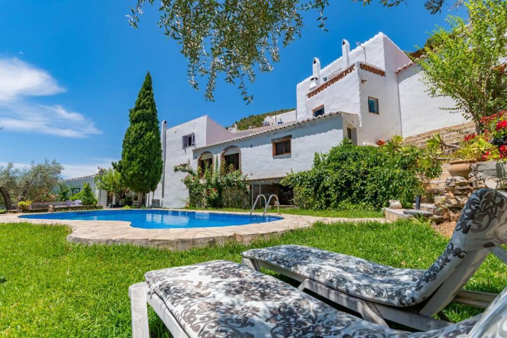 Casa Rosa, Con Encanto Y Piscina Climatizada 프리질리아나 외부 사진