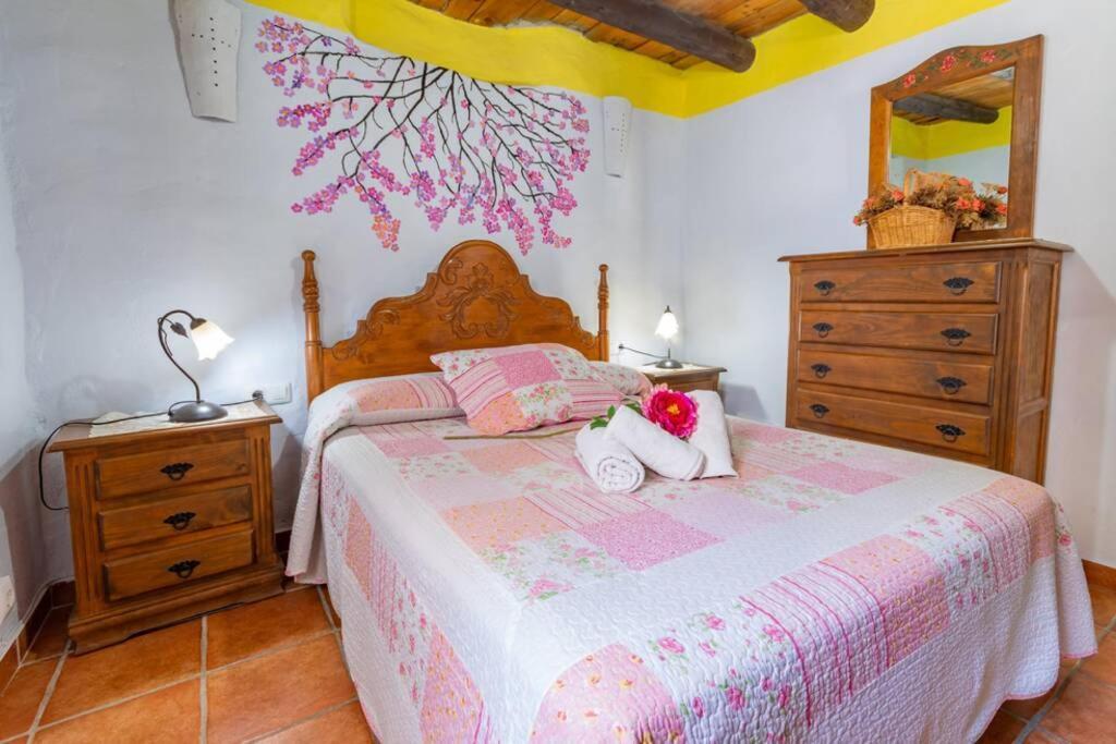 Casa Rosa, Con Encanto Y Piscina Climatizada 프리질리아나 외부 사진