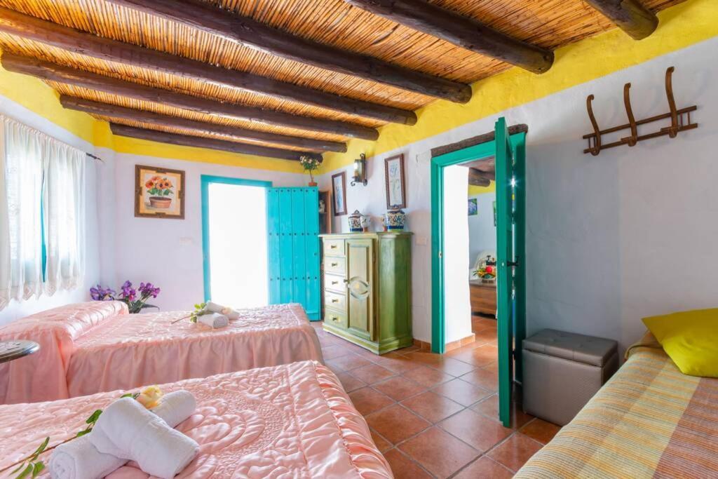 Casa Rosa, Con Encanto Y Piscina Climatizada 프리질리아나 외부 사진